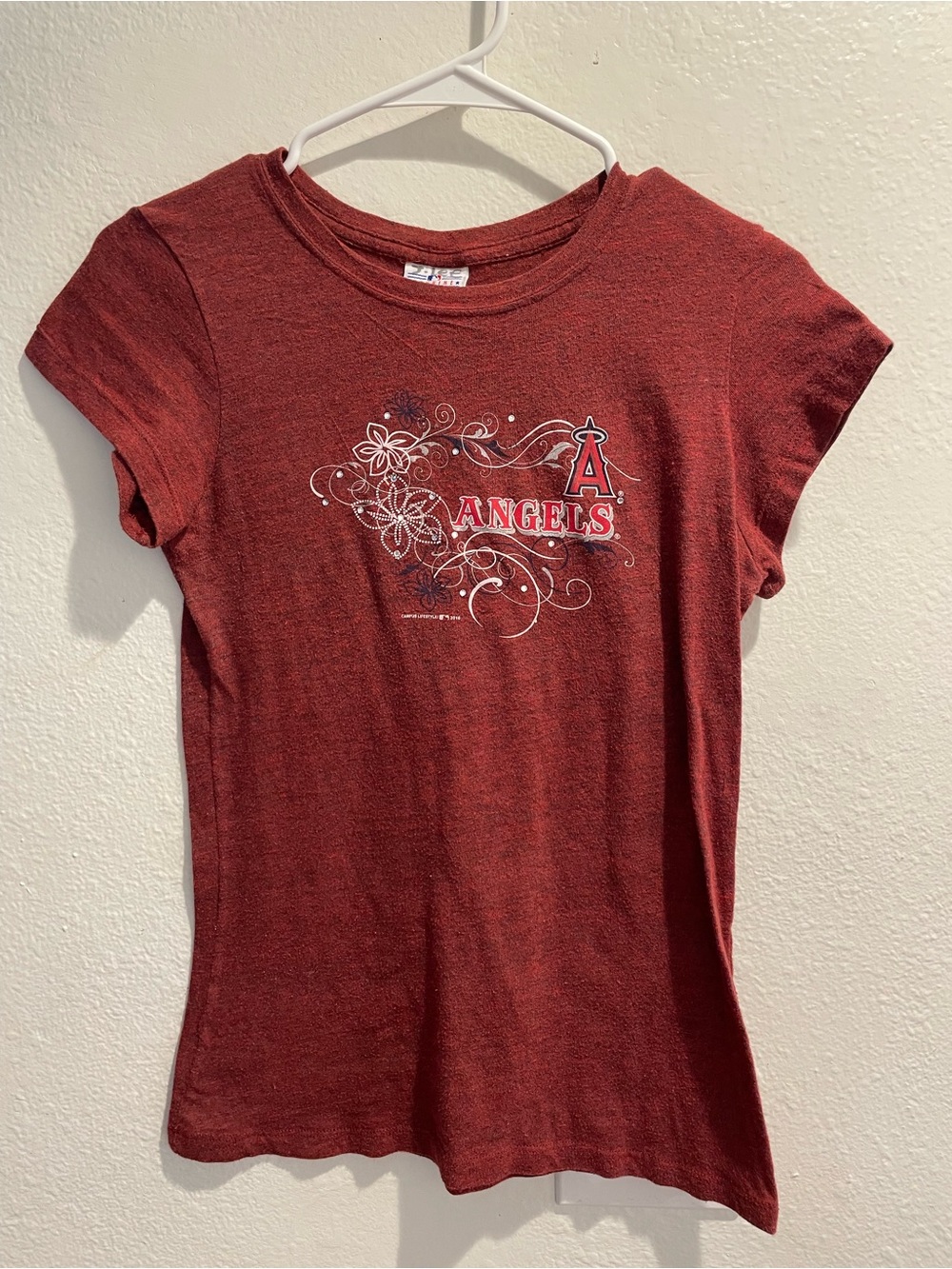 ⚾ Vintage Y2K LA Angels Floral Graphic Baby Tee